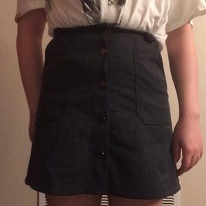Mini skirt with buttons